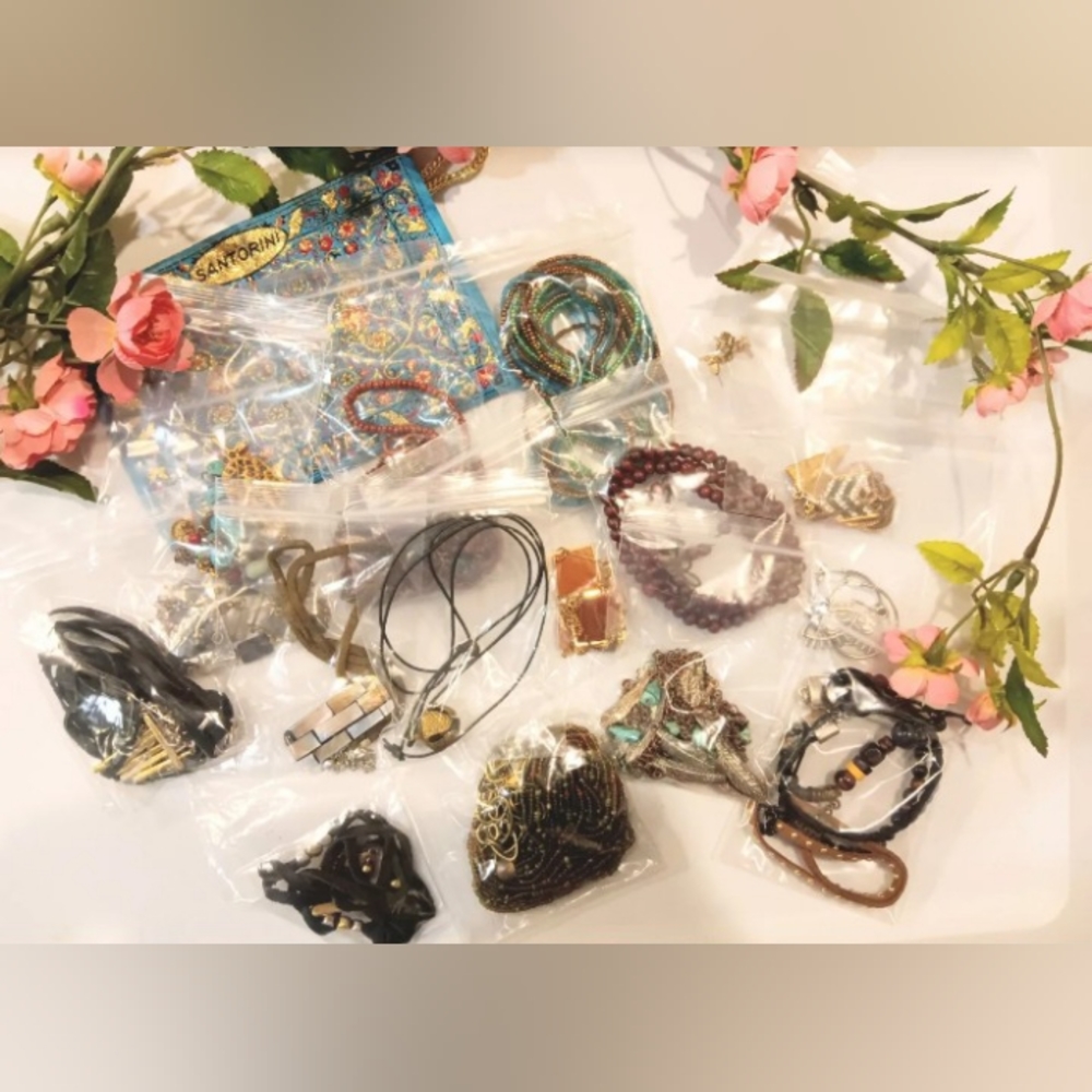 Lot Vintage Antique New Signed Unsigned Wearable Costume Jewelry 3 Lb 5 Ou - Picture 3 of 7